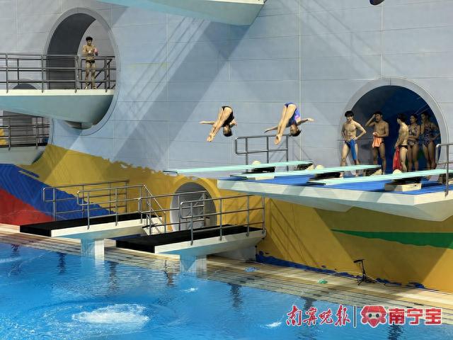 跳水比赛中韩国选手游刃有余
