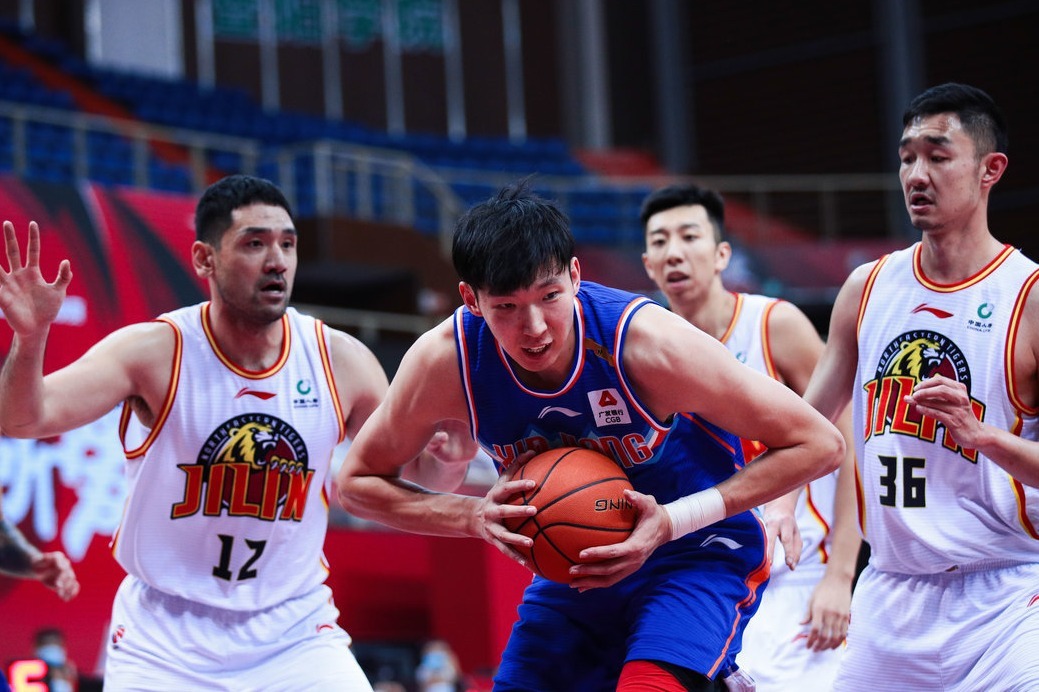 太阳完胜鹈鹕，周琦关键制胜